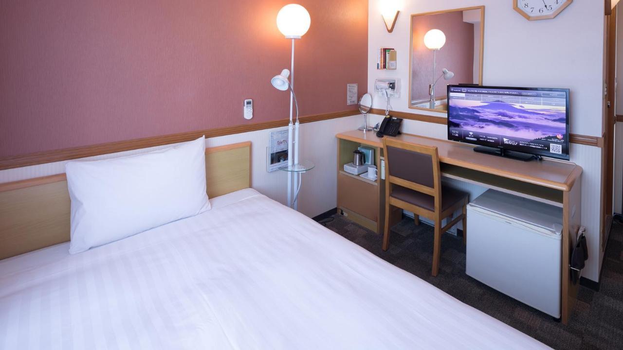 Toyoko Inn Hakata-Guchi Ekimae Фукуока Екстериор снимка